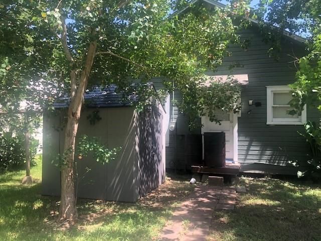 603 Lundy Street, El Campo, TX 77437