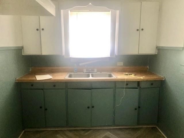 603 Lundy Street, El Campo, TX 77437