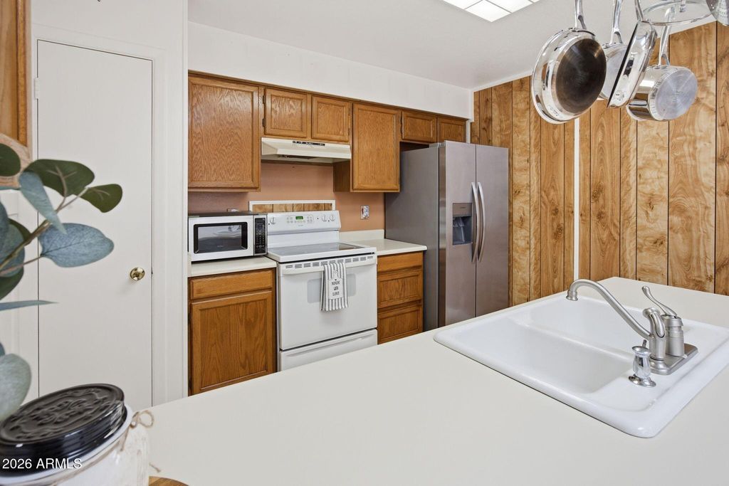 8140 N 107th Avenue 310, Peoria, AZ 85345 — photo 3