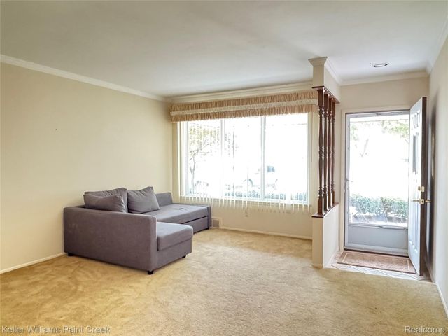 11102 Fairway Drive, Sterling Heights, MI 48312