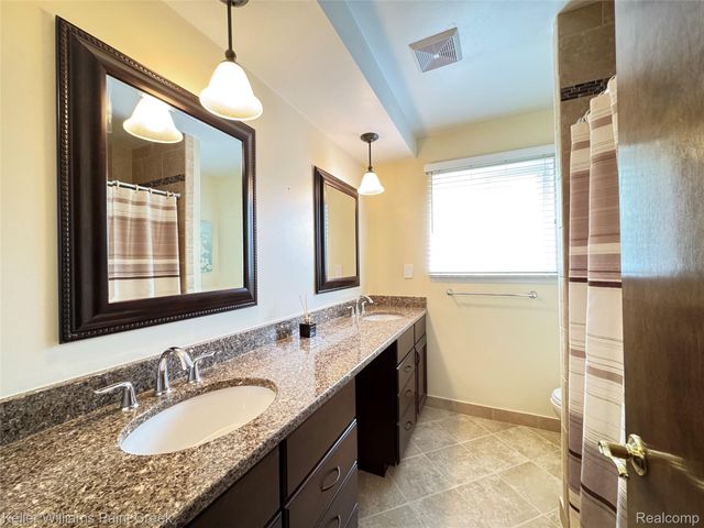 11102 Fairway Drive, Sterling Heights, MI 48312