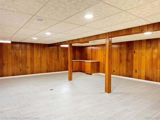 11102 Fairway Drive, Sterling Heights, MI 48312