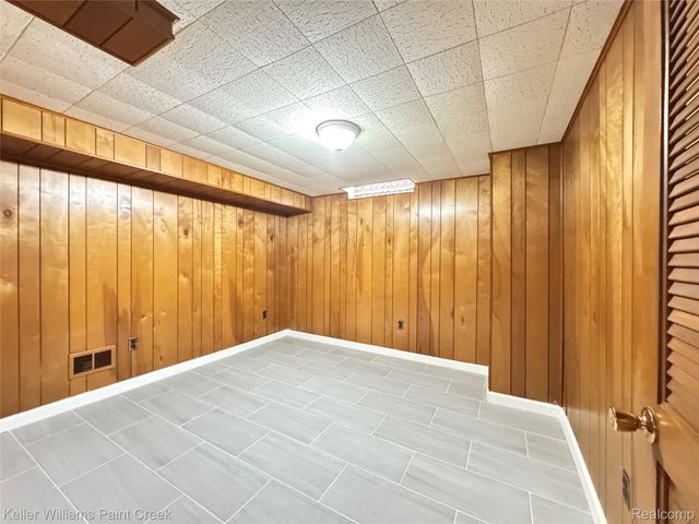 11102 Fairway Drive, Sterling Heights, MI 48312