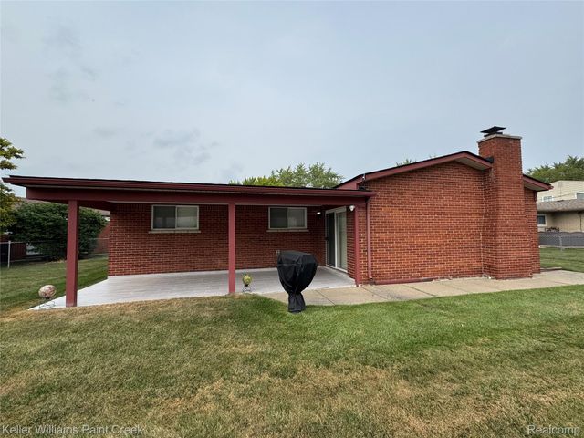 11102 Fairway Drive, Sterling Heights, MI 48312