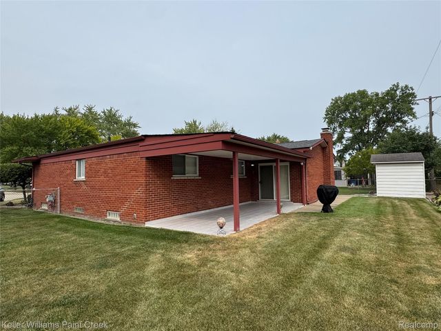 11102 Fairway Drive, Sterling Heights, MI 48312