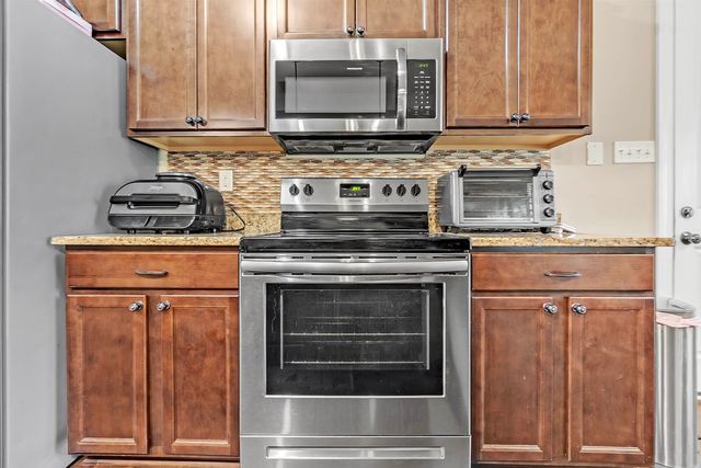 6953 BISHOPS CV, Bartlett, TN 38135