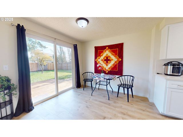 143 V St, Springfield, OR 97477