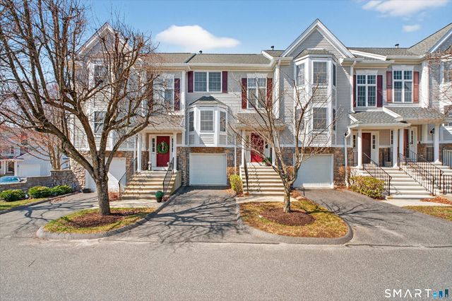 1502 Pinnacle Way 1502, Danbury, CT 06811