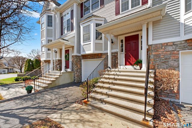 1502 Pinnacle Way 1502, Danbury, CT 06811