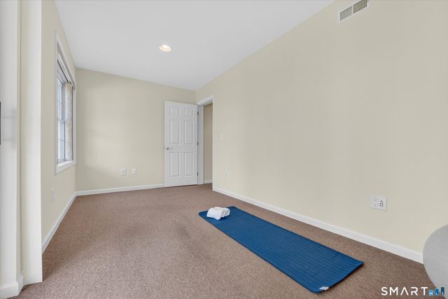 1502 Pinnacle Way 1502, Danbury, CT 06811