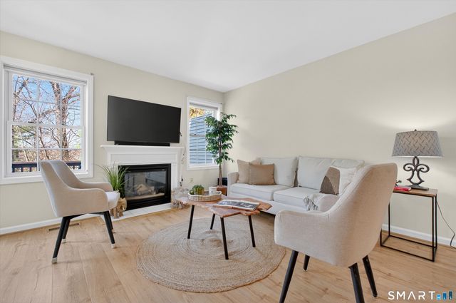 1502 Pinnacle Way 1502, Danbury, CT 06811