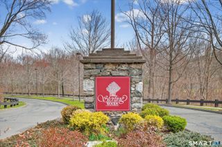 1502 Pinnacle Way 1502, Danbury, CT 06811