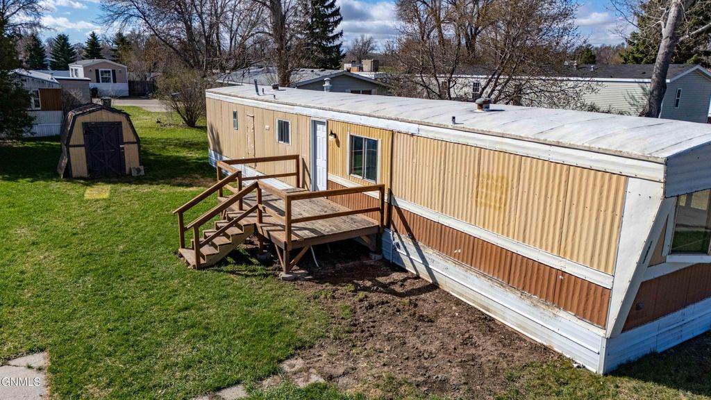 1201 Pioneer Trail, Mandan, ND 58554
