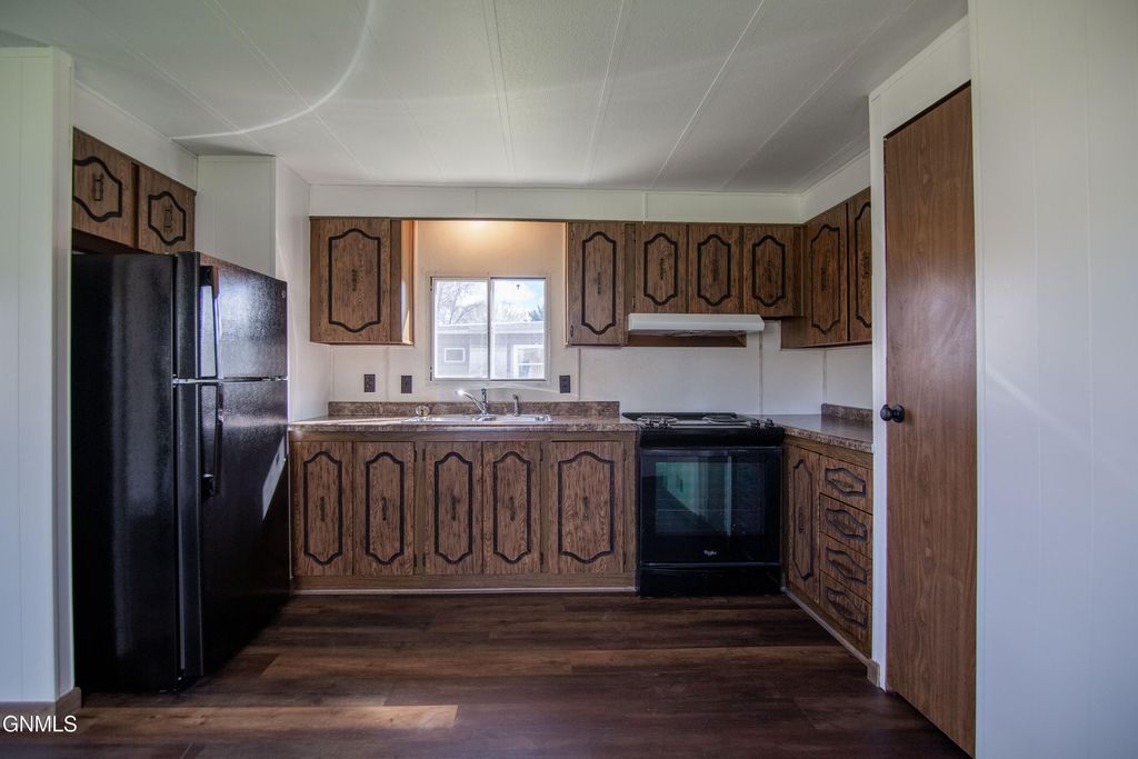 1201 Pioneer Trail, Mandan, ND 58554 photo 3