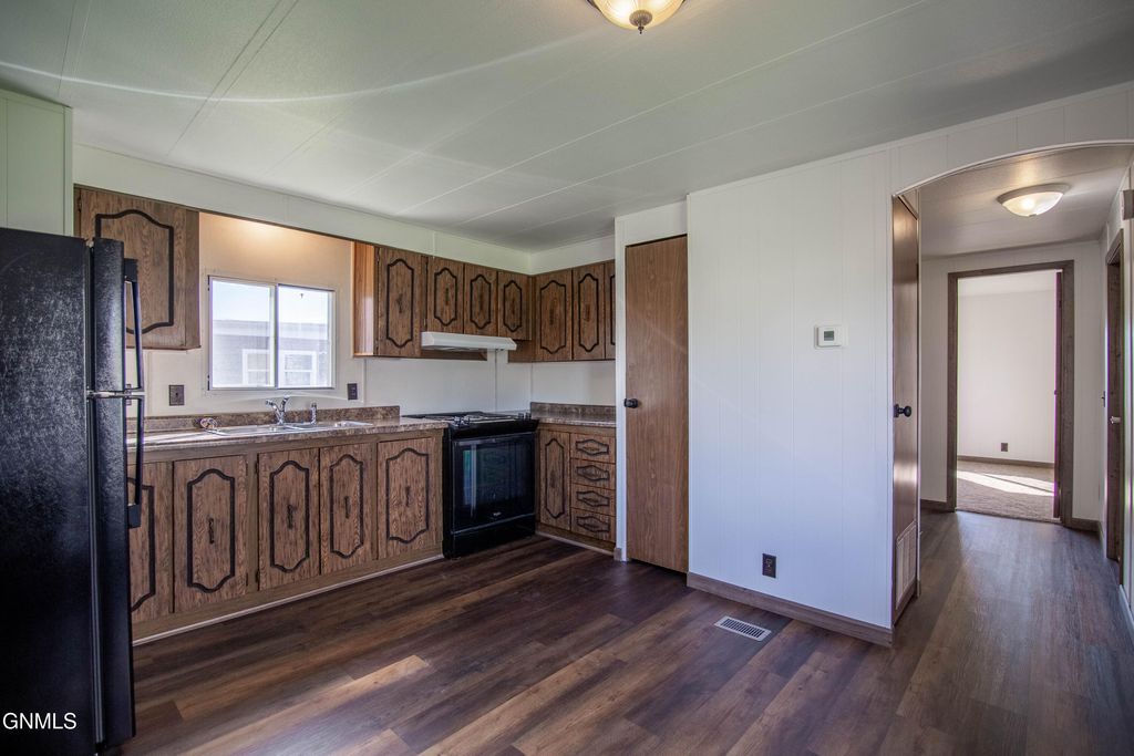 1201 Pioneer Trail, Mandan, ND 58554 photo 4