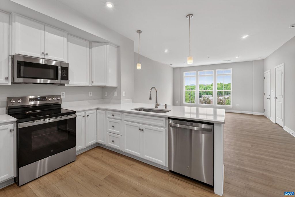 5A PERSEUS LN, Charlottesville, VA 22901
