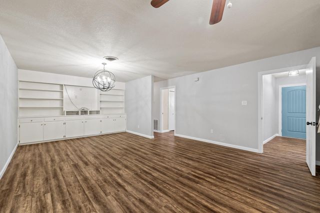 404 S 14th Street, West Columbia, TX 77486