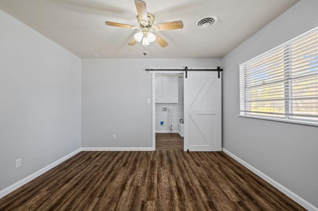 404 S 14th Street, West Columbia, TX 77486