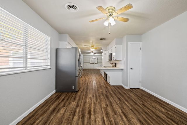 404 S 14th Street, West Columbia, TX 77486