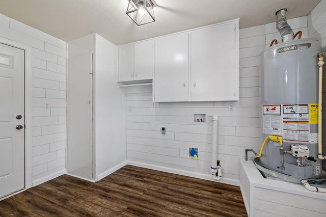 404 S 14th Street, West Columbia, TX 77486