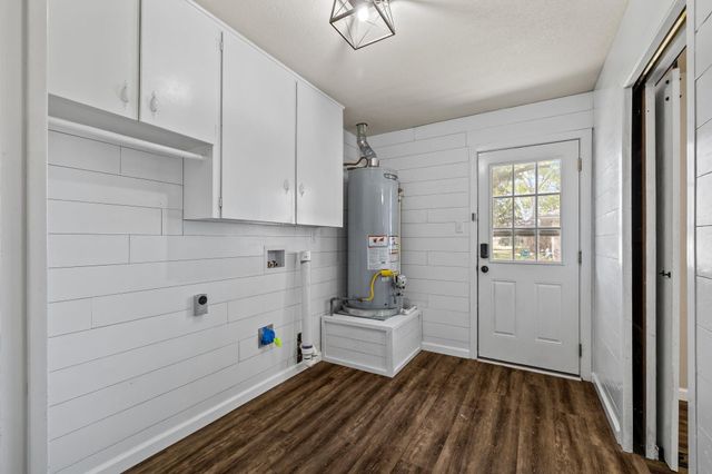 404 S 14th Street, West Columbia, TX 77486