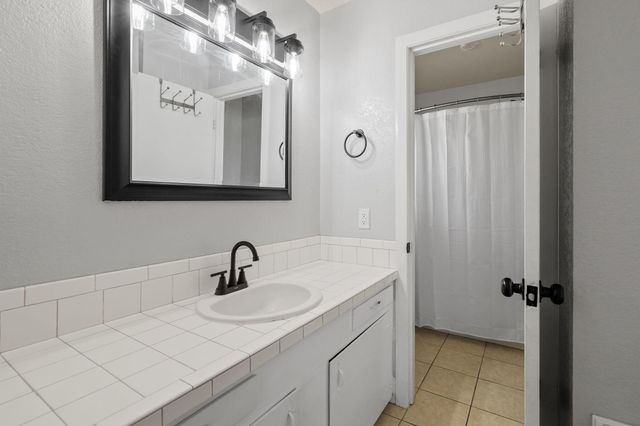 404 S 14th Street, West Columbia, TX 77486