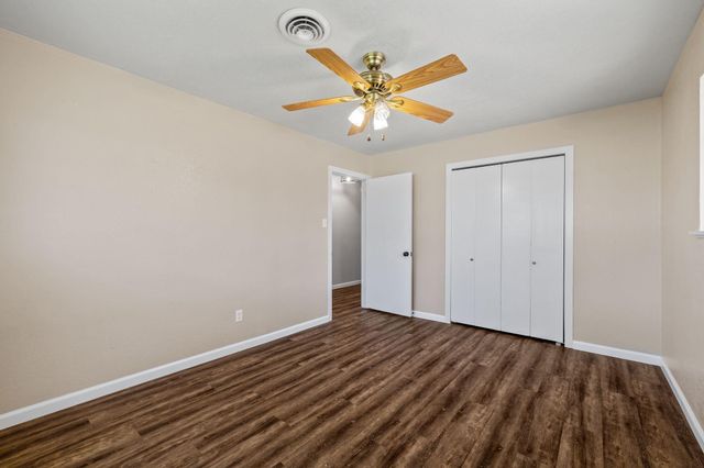 404 S 14th Street, West Columbia, TX 77486