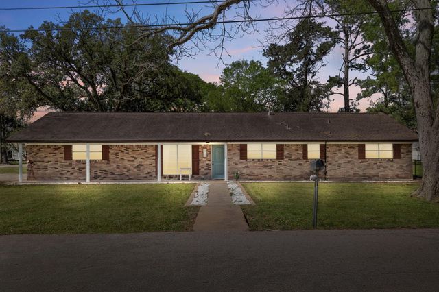 404 S 14th Street, West Columbia, TX 77486