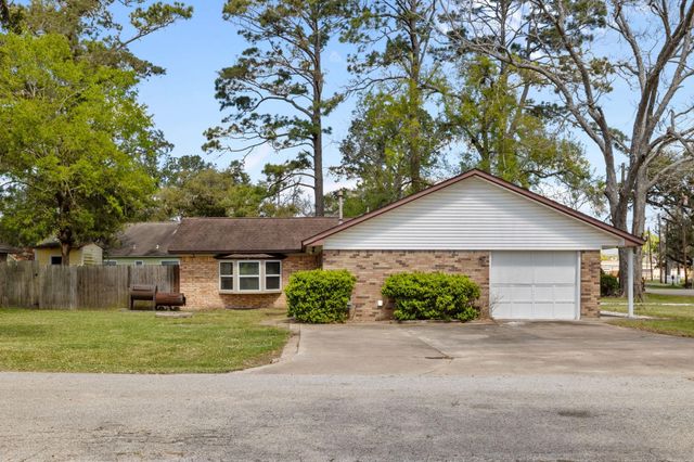 404 S 14th Street, West Columbia, TX 77486