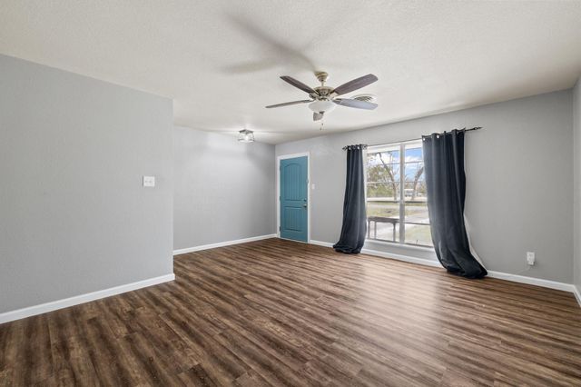 404 S 14th Street, West Columbia, TX 77486