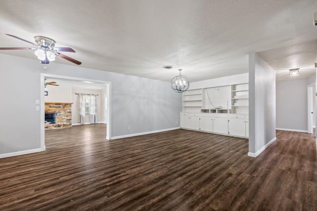 404 S 14th Street, West Columbia, TX 77486