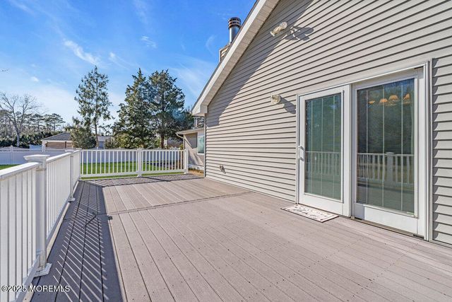 220 Edgemere Drive, Toms River, NJ 08755