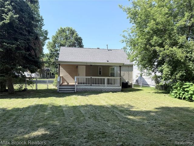1130 Birchwood Drive, Troy, MI 48083