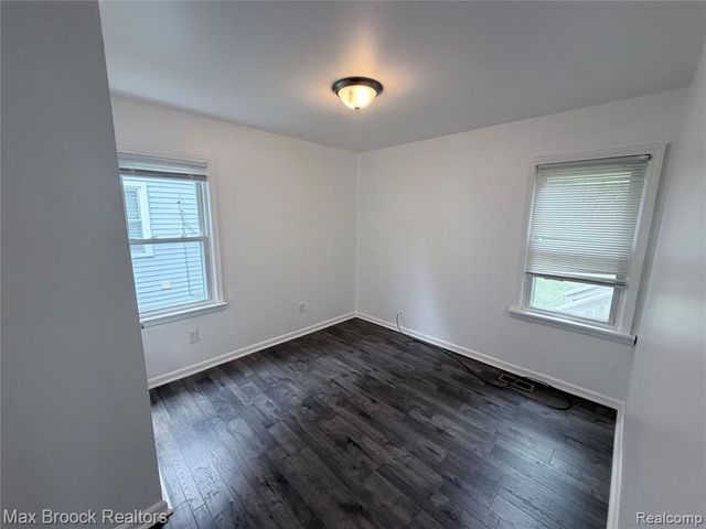 1130 Birchwood Drive, Troy, MI 48083