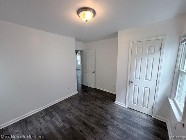 1130 Birchwood Drive, Troy, MI 48083
