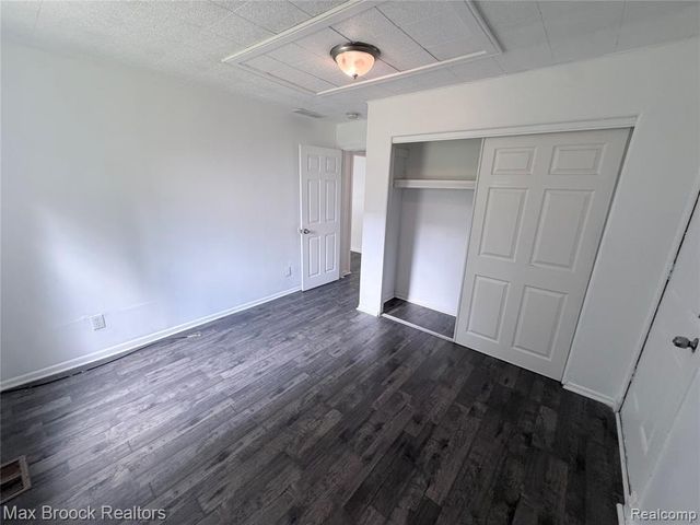 1130 Birchwood Drive, Troy, MI 48083