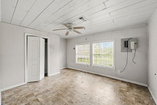615 Stella Street, Baytown, TX 77520