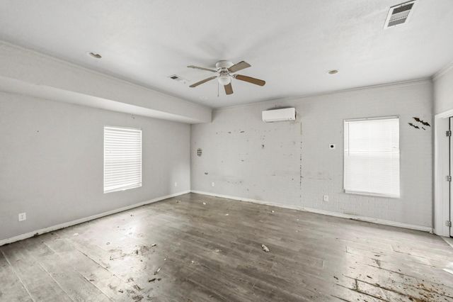 615 Stella Street, Baytown, TX 77520