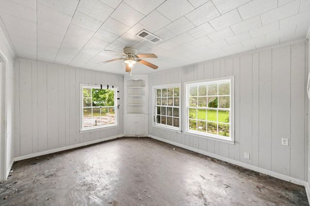 615 Stella Street, Baytown, TX 77520