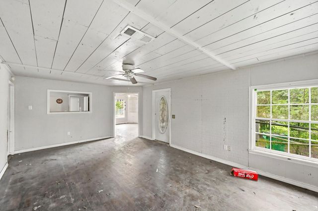 615 Stella Street, Baytown, TX 77520
