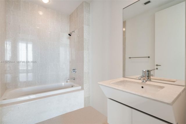 2627 S Bayshore Dr 2703, Miami, FL 33133