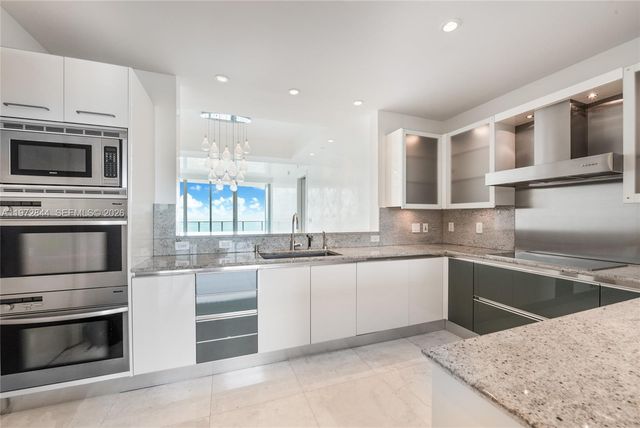 2627 S Bayshore Dr 2703, Miami, FL 33133