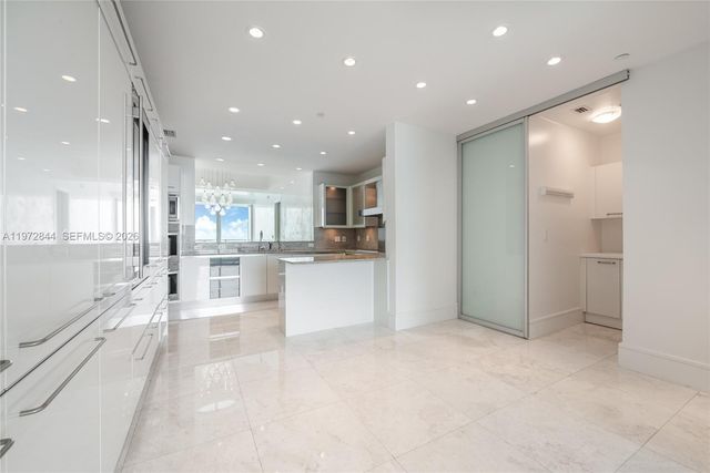 2627 S Bayshore Dr 2703, Miami, FL 33133