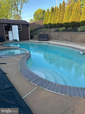 4429 ROSELYN LN, Bensalem, PA 19020