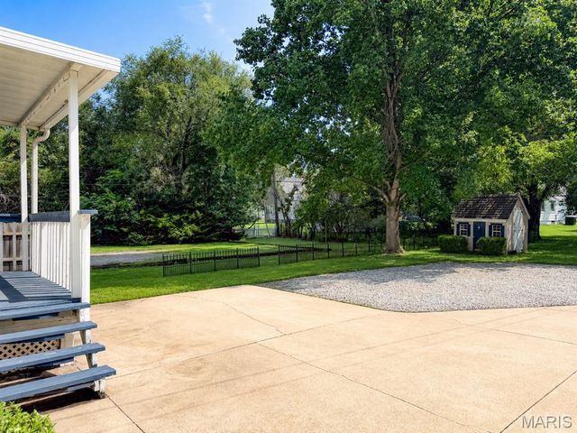 904 Troy Road, Edwardsville, IL 62025
