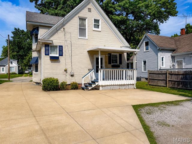 904 Troy Road, Edwardsville, IL 62025