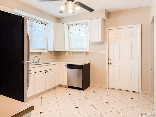 904 Troy Road, Edwardsville, IL 62025
