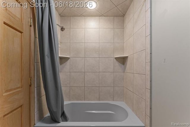 5715 Crest Court, Dexter, MI 48130