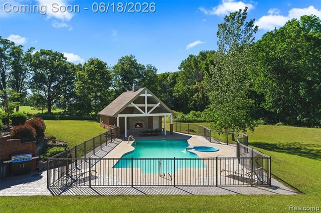 5715 Crest Court, Dexter, MI 48130