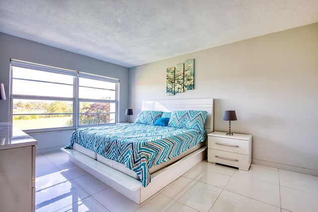 2950 N Palm Aire Drive 205, Pompano Beach, FL 33069